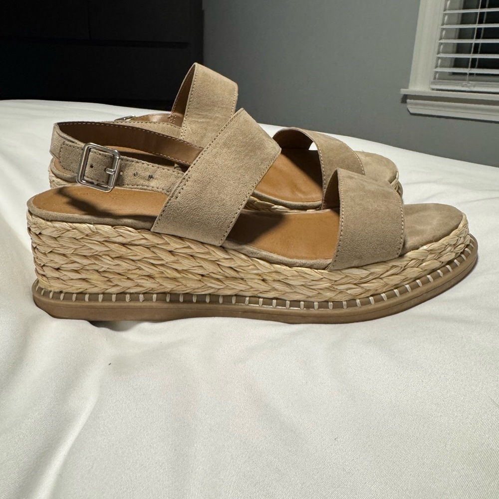 Women's Tan Wedge Sandals